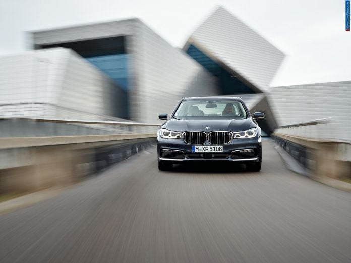 2016 BMW 7-Series - фотография 53 из 116