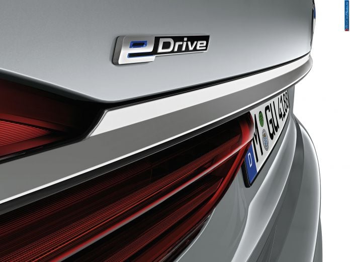 2016 BMW 7-Series - фотография 67 из 116
