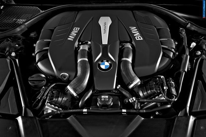 2016 BMW 7-Series - фотография 70 из 116