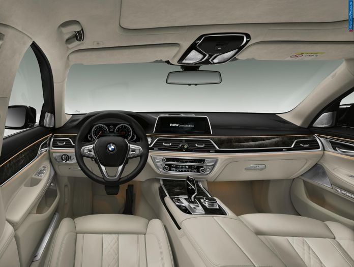 2016 BMW 7-Series - фотография 72 из 116