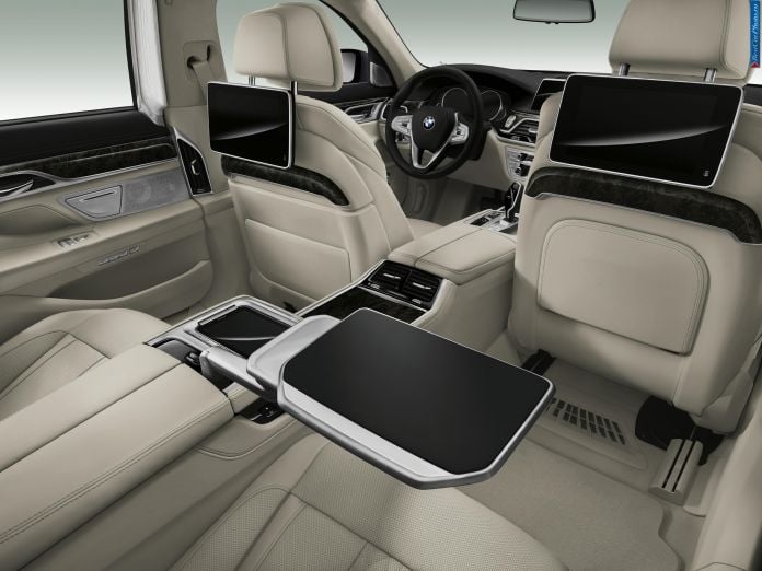 2016 BMW 7-Series - фотография 81 из 116