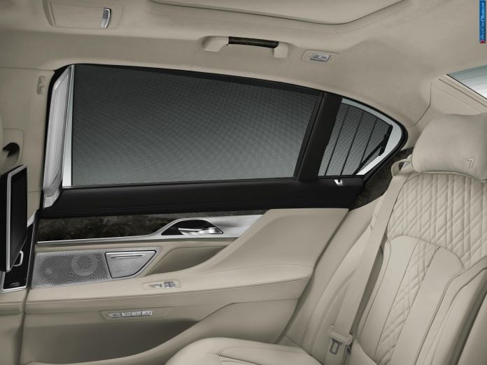 2016 BMW 7-Series - фотография 86 из 116
