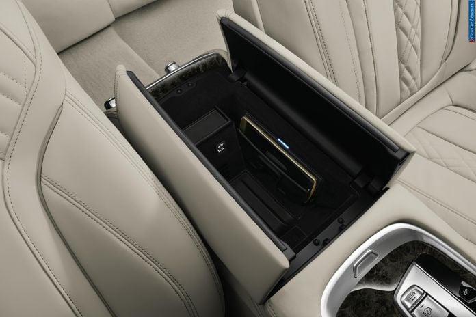 2016 BMW 7-Series - фотография 89 из 116