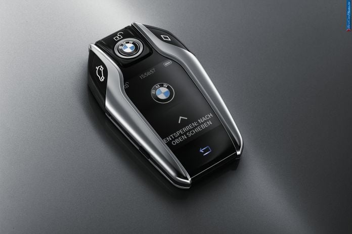 2016 BMW 7-Series - фотография 98 из 116