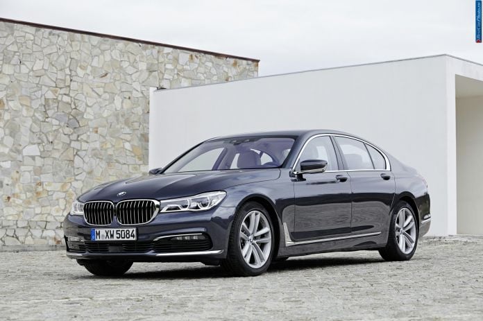 2016 BMW 730d - фотография 10 из 102