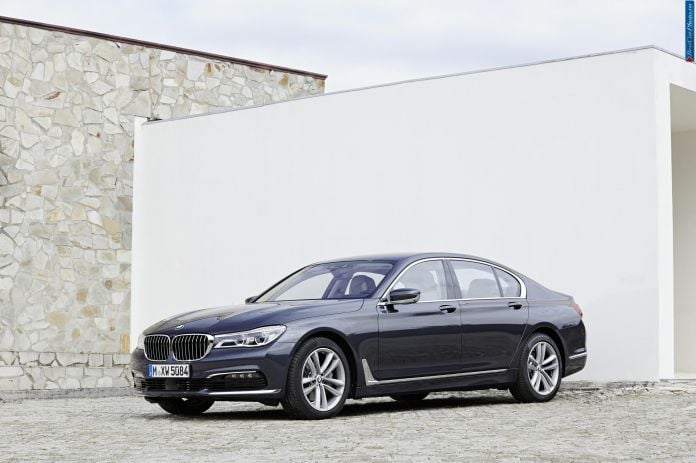 2016 BMW 730d - фотография 12 из 102
