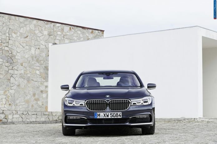 2016 BMW 730d - фотография 25 из 102