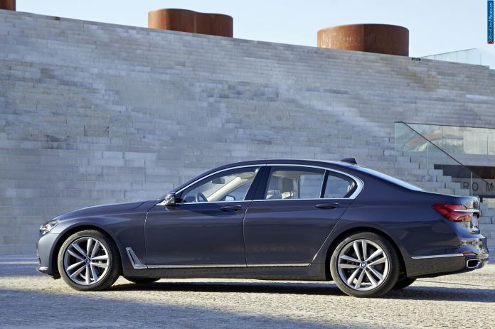 2016 BMW 730d - фотография 27 из 102