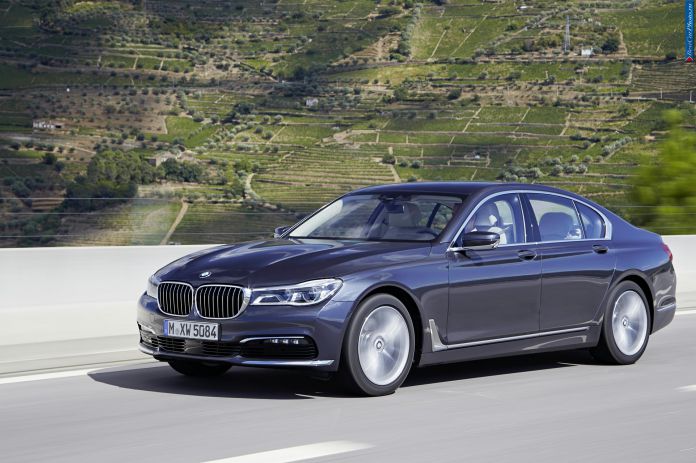 2016 BMW 730d - фотография 32 из 102