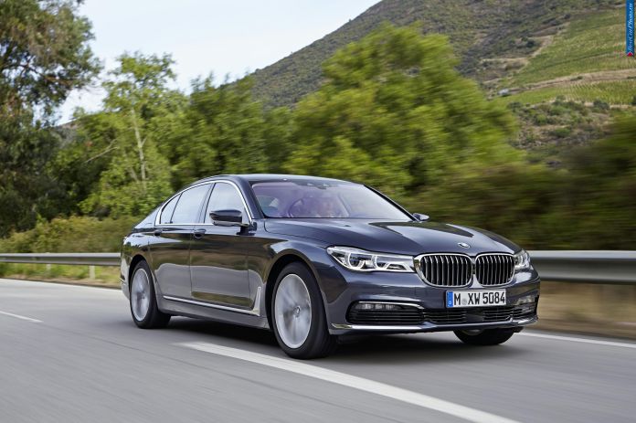 2016 BMW 730d - фотография 34 из 102