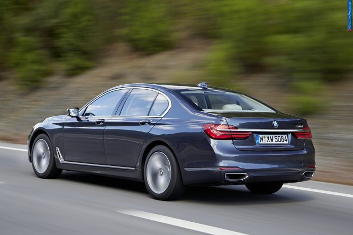 2016 BMW 730d - фотография 35 из 102