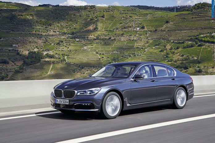 2016 BMW 730d - фотография 36 из 102