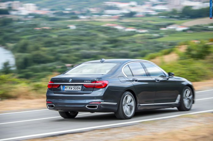 2016 BMW 730d - фотография 37 из 102
