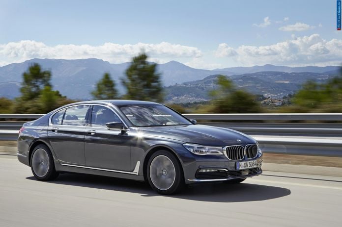2016 BMW 730d - фотография 40 из 102