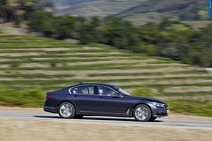 2016 BMW 730d - фотография 41 из 102