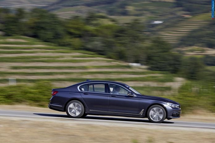 2016 BMW 730d - фотография 43 из 102