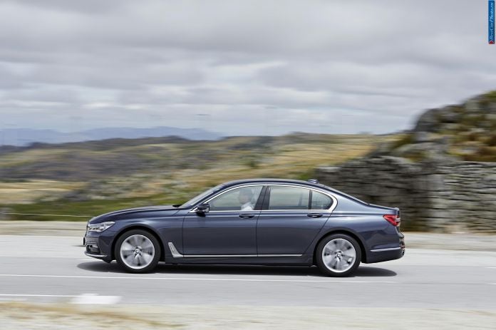 2016 BMW 730d - фотография 46 из 102