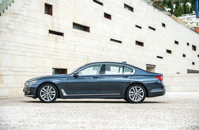 2016 BMW 730d - фотография 50 из 102