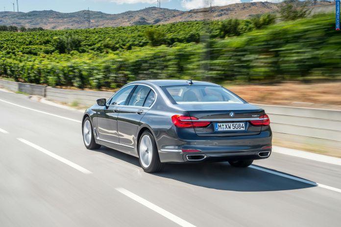 2016 BMW 730d - фотография 56 из 102