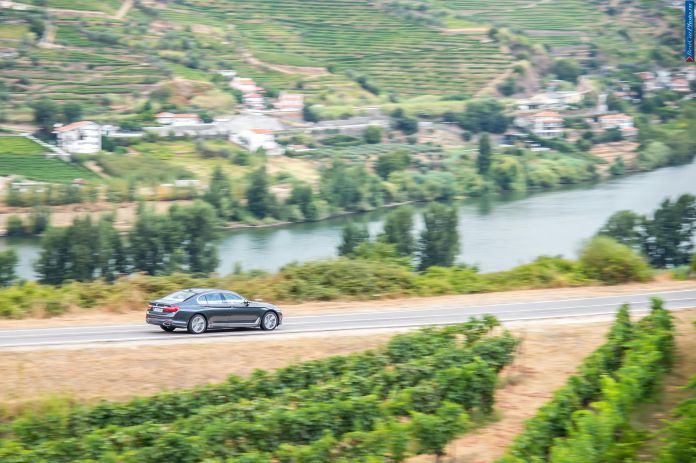 2016 BMW 730d - фотография 72 из 102