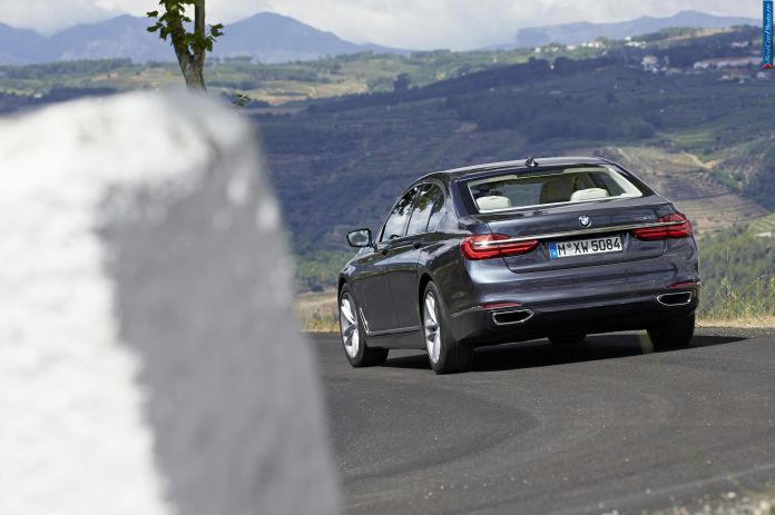 2016 BMW 730d - фотография 78 из 102 2016 BMW 730d - фотография 78 из 102