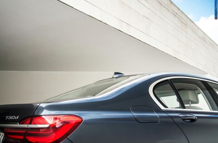 2016 BMW 730d - фотография 86 из 102