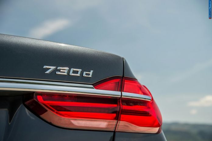 2016 BMW 730d - фотография 89 из 102