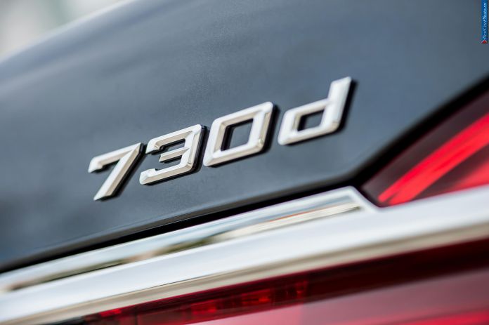2016 BMW 730d - фотография 90 из 102