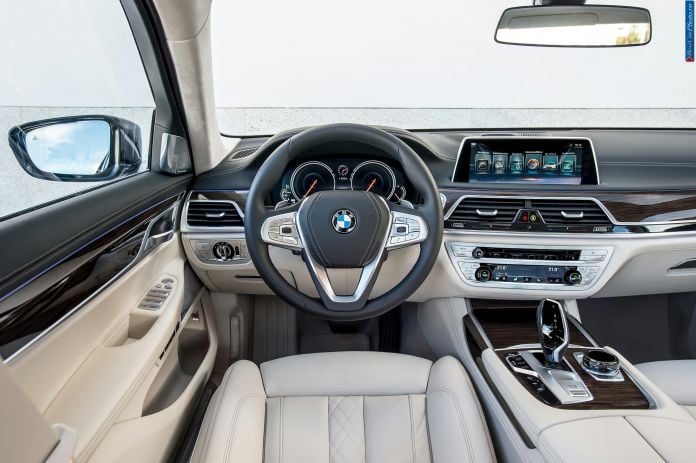 2016 BMW 730d - фотография 96 из 102