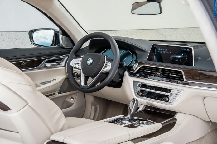 2016 BMW 730d - фотография 97 из 102