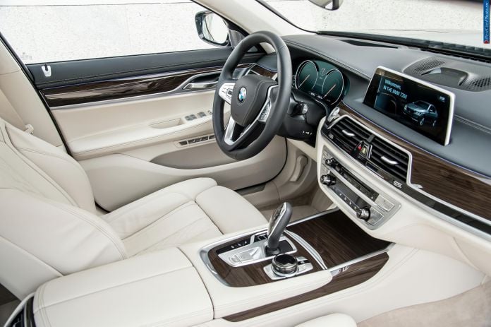2016 BMW 730d - фотография 98 из 102
