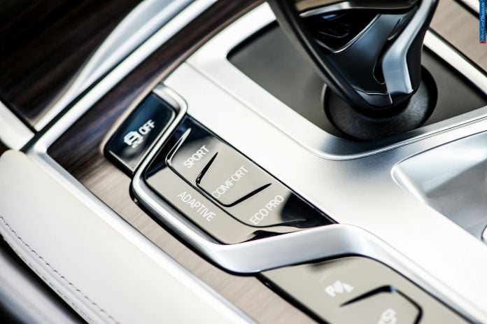 2016 BMW 730d - фотография 100 из 102
