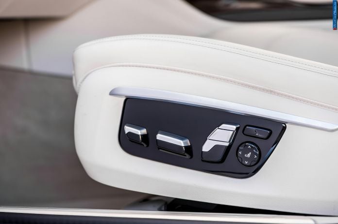 2016 BMW 730d - фотография 101 из 102 2016 BMW 730d - фотография 101 из 102