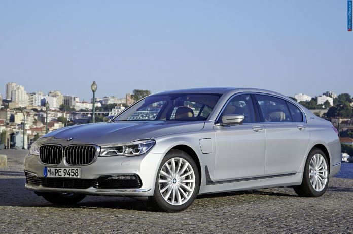 2016 BMW 740le - фотография 4 из 29