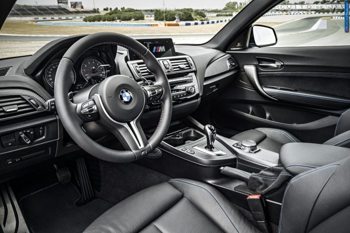 2016 BMW M2 Coupe - фотография 56 из 64 2016 BMW M2 Coupe - фотография 56 из 64