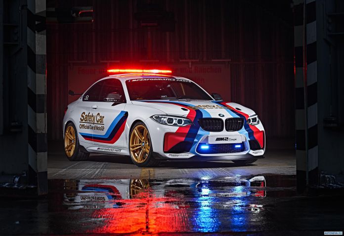 2016 BMW M4 MotoGP Safety Car - фотография 1 из 14 2016 BMW M4 MotoGP Safety Car - фотография 1 из 14