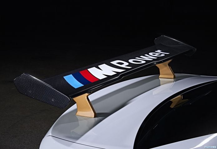 2016 BMW M4 MotoGP Safety Car - фотография 8 из 14 2016 BMW M4 MotoGP Safety Car - фотография 8 из 14
