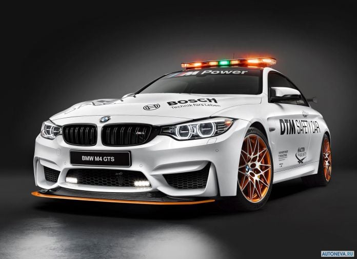 2016 BMW M4 GTS DTM Safety Car - фотография 1 из 13