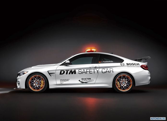 2016 BMW M4 GTS DTM Safety Car - фотография 2 из 13