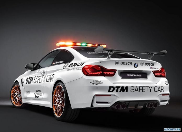 2016 BMW M4 GTS DTM Safety Car - фотография 3 из 13
