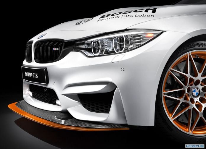 2016 BMW M4 GTS DTM Safety Car - фотография 8 из 13