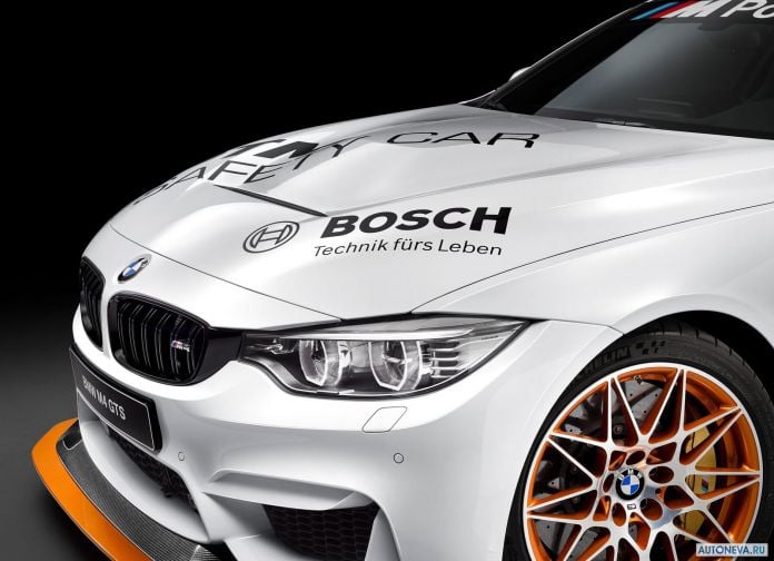 2016 BMW M4 GTS DTM Safety Car - фотография 9 из 13