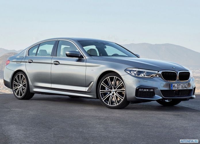 2017 BMW 5-series - фотография 3 из 255