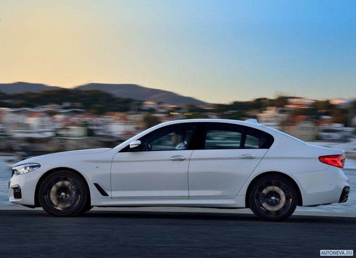 2017 BMW 5-series - фотография 82 из 255