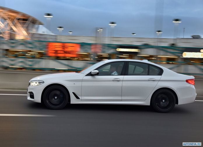 2017 BMW 5-series - фотография 86 из 255