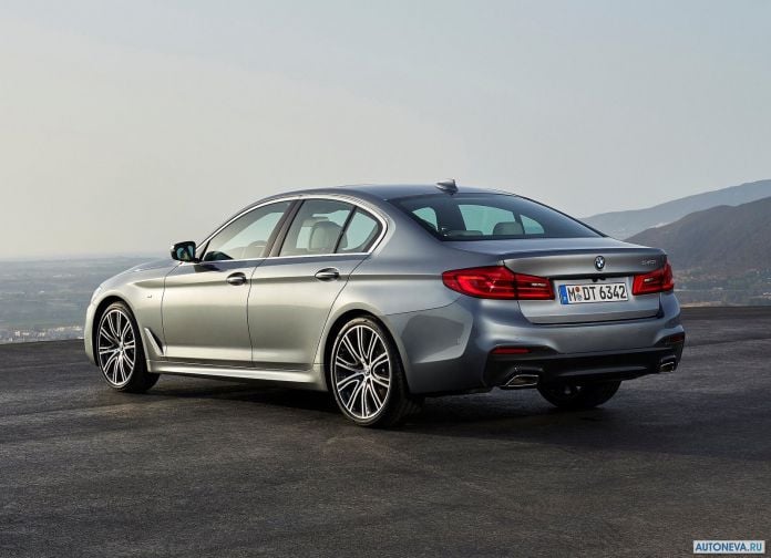 2017 BMW 5-series - фотография 90 из 255