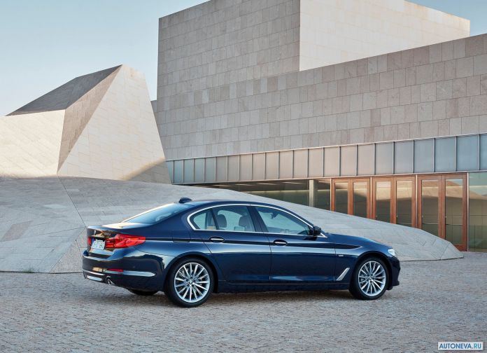 2017 BMW 5-series - фотография 93 из 255