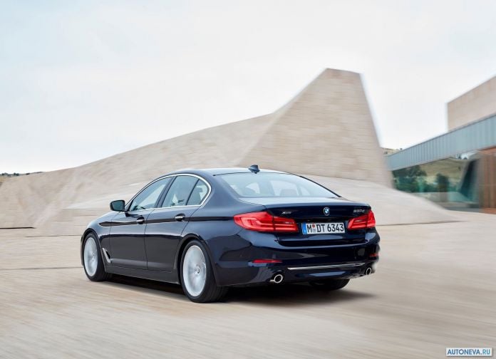 2017 BMW 5-series - фотография 107 из 255