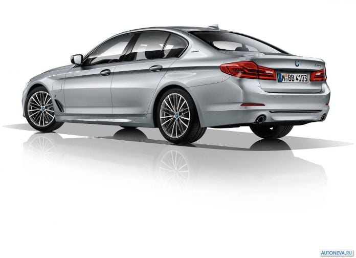 2017 BMW 5-series - фотография 143 из 255