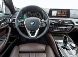 bmw_2017_5_series_145.jpg